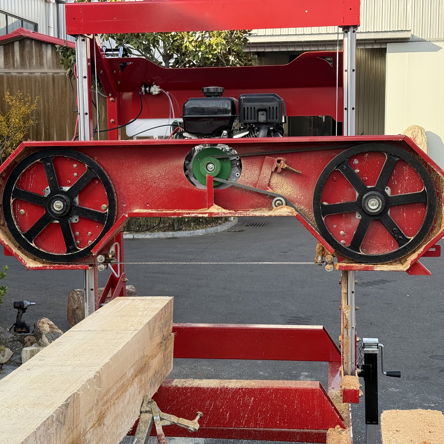 32" Portable Sawmill, 420cc Gas Engine, Max Log 32", 19.7ft Rail, Trailer & Tires – Perfect for Home Use, Easy to Maintain – CA Ship