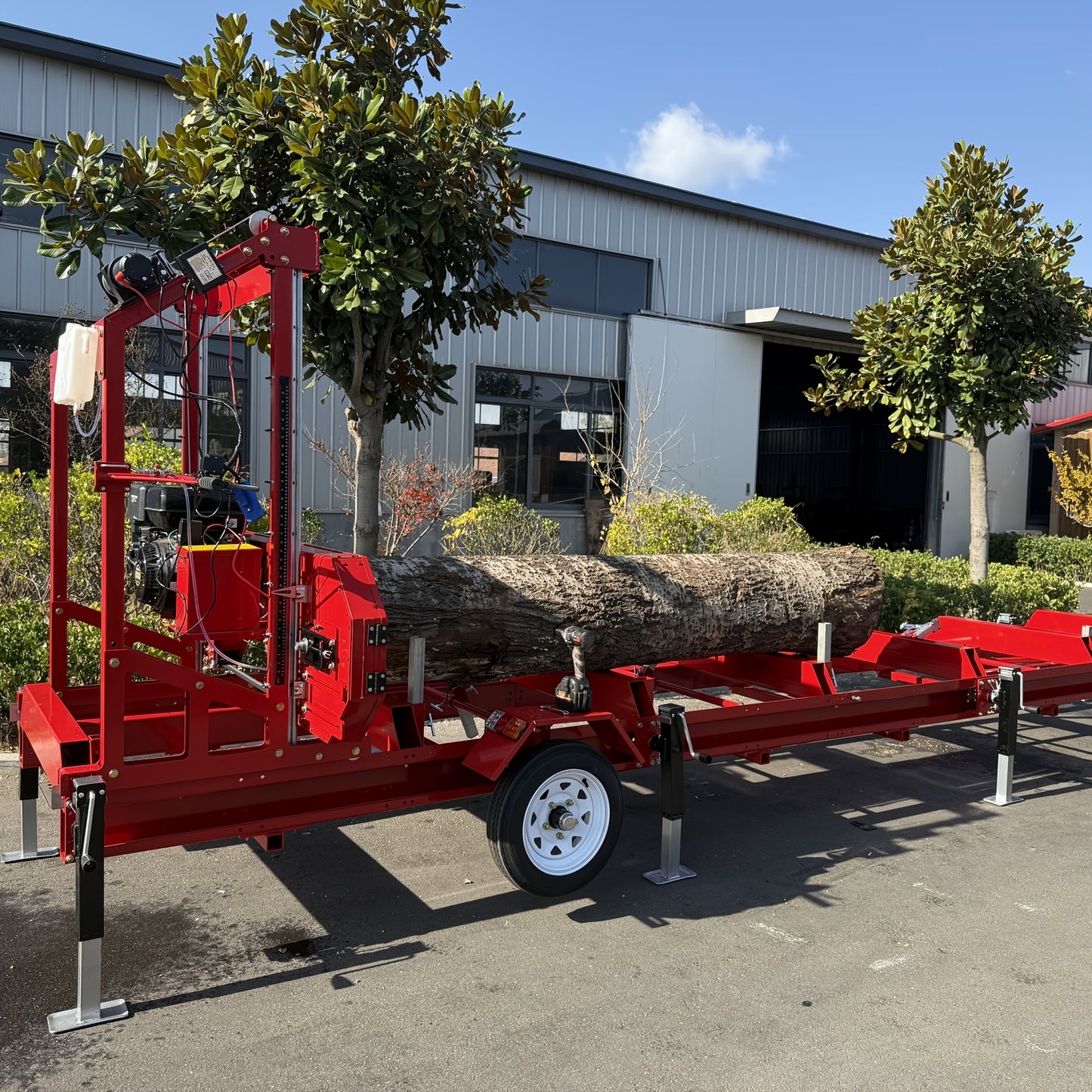32" Portable Sawmill, 420cc Gas Engine, Max Log 32", 19.7ft Rail, Trailer & Tires – Perfect for Home Use, Easy to Maintain – CA Ship
